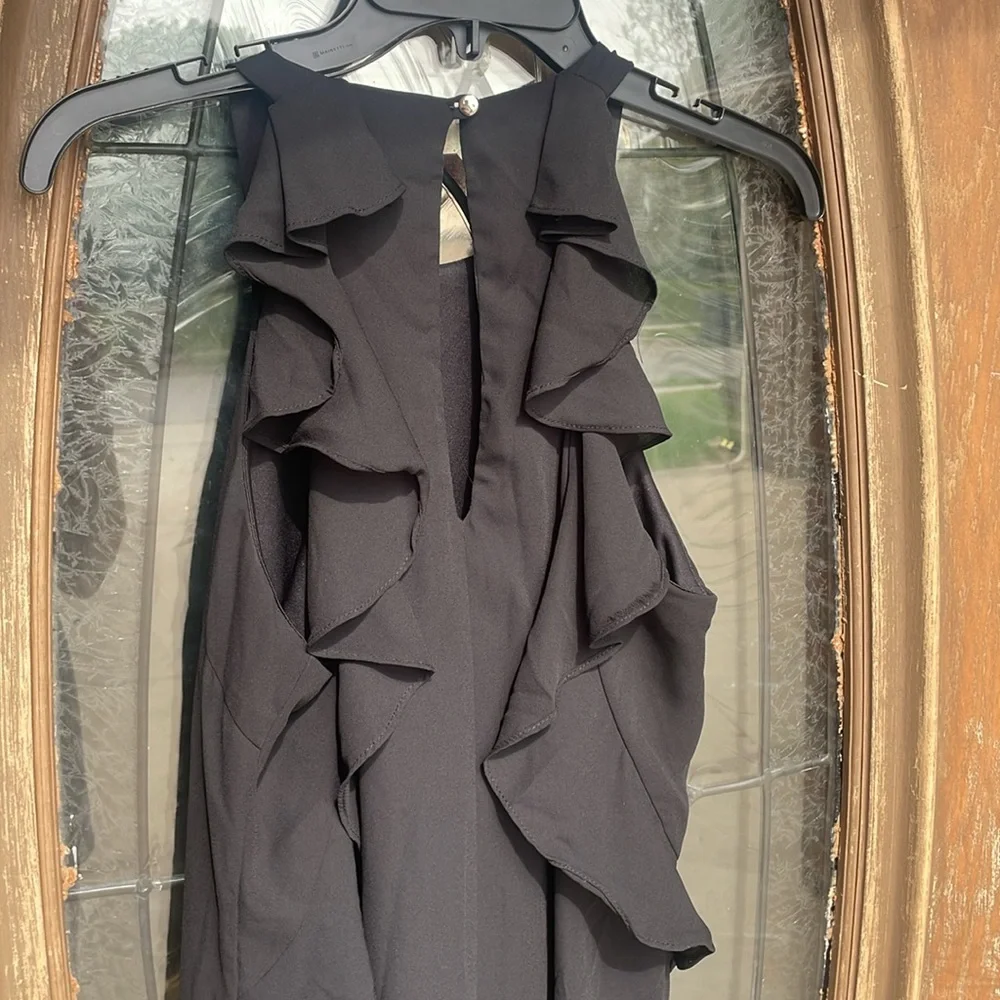 Everly Razorback Ruffle black Dress! Small - Picture 2 of 6